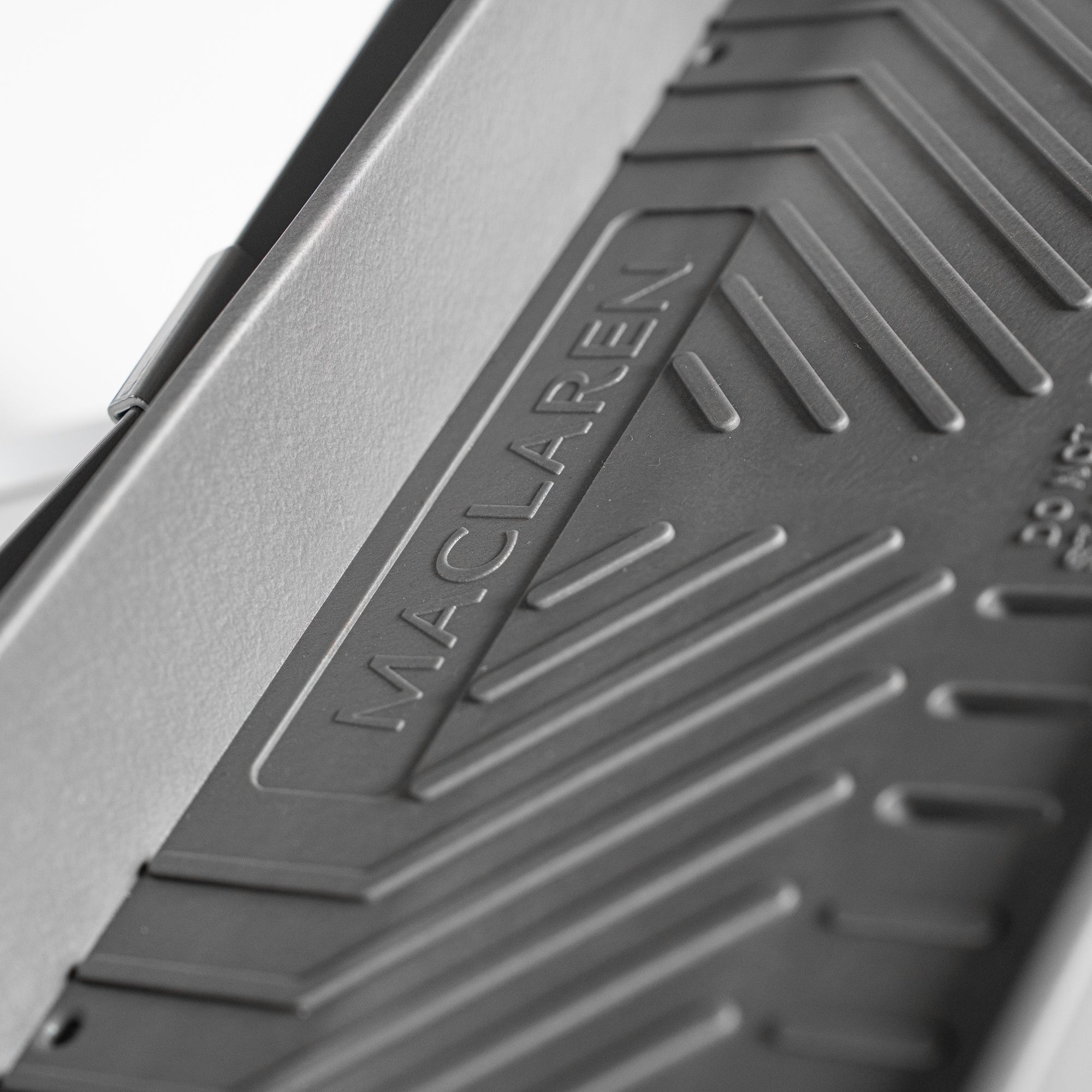 Maclaren Major Elite Footrest - Charcoal